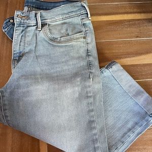 Levi, cuffed Capri pant, size 10